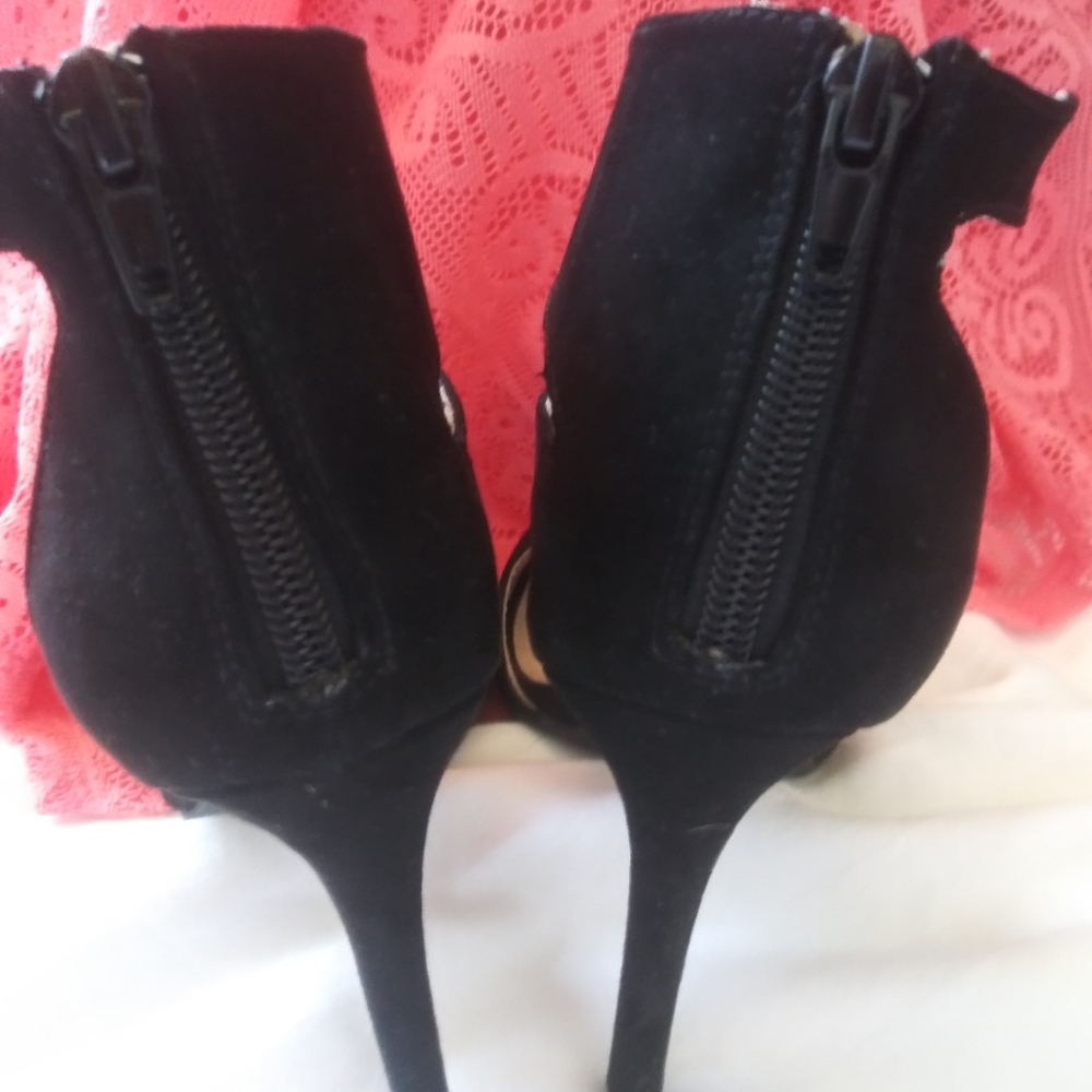 2/$20 👠 Christian Siriano Heels - Picture 3 of 4